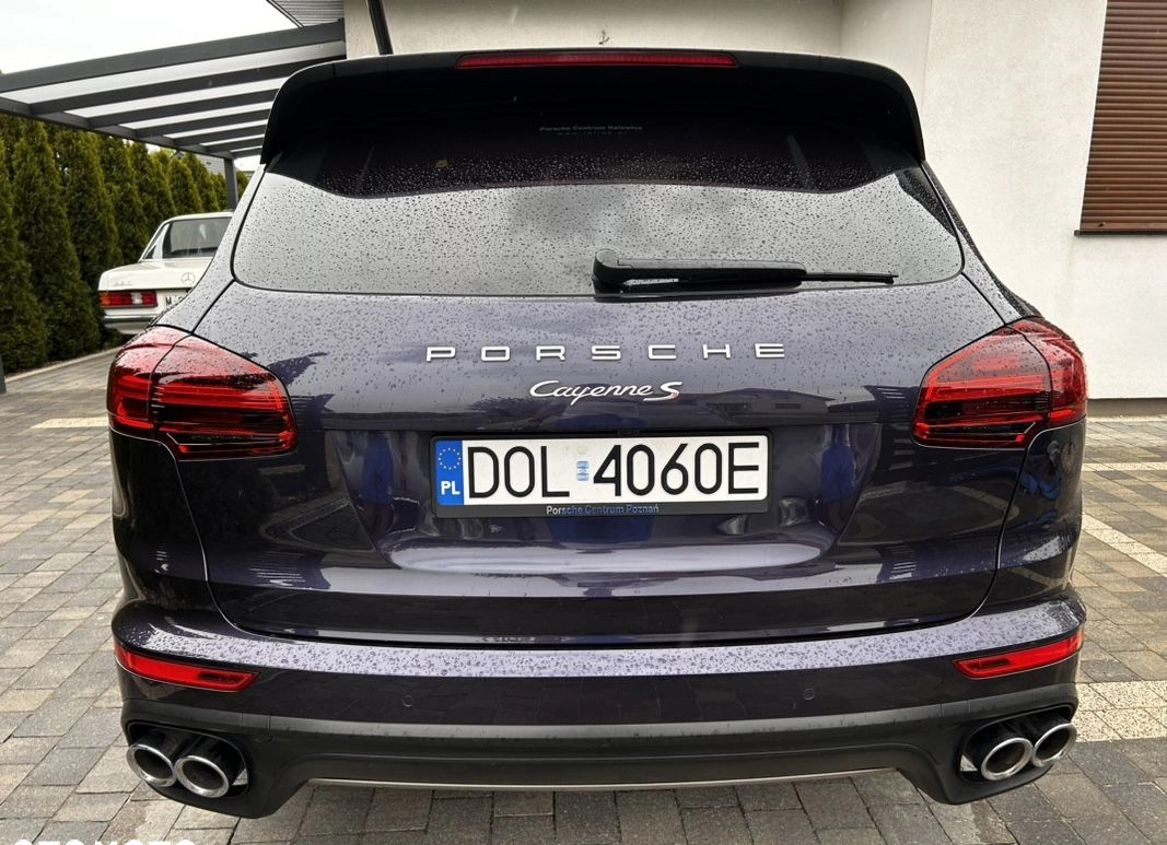 Porsche Cayenne cena 229000 przebieg: 200000, rok produkcji 2017 z Międzybórz małe 667